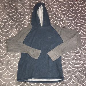 doesn’t have the strings through the hood